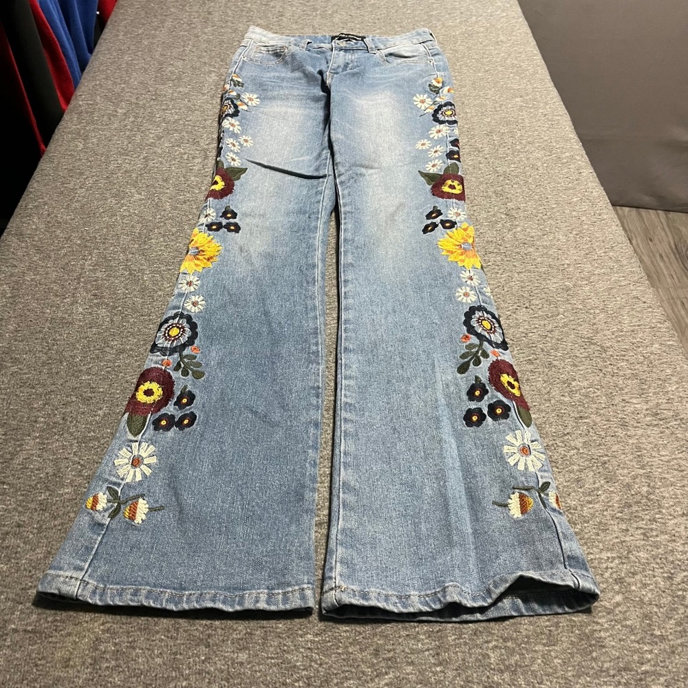 Ashley Mason Premium Floral Embroidered Flare Jeans Light Wash 25x32